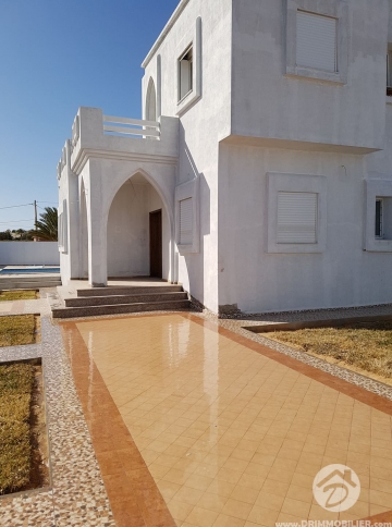 V 246 -                            Sale
                           Villa avec piscine Djerba
